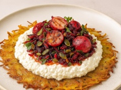 Ziemniaki z gzikiem i salsą z grillowanej rzodkiewki od Jurka Sobieniaka