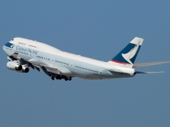 Cathay Pacific podnosi opłaty paliwowe