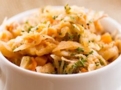 Wiosną wszyscy jej wyczekują. Już niedługo pojawi się w warzywniakach, ale bądź czujny