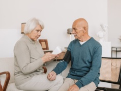 Utrata współmałżonka zwiększa ryzyko demencji i śmierci u mężczyzn