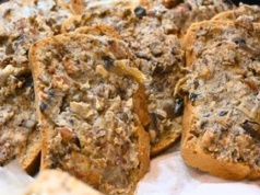 Dorzucam do babcinego smarowidła. Podkręcają smak lepiej niż skwarki