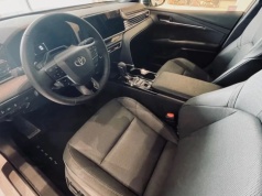 Ponad 4,9-metrowa hybrydowa Toyota potaniała o 31 tys. zł. Spalanie? 4,8 l/100 km