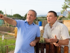 Większość Polaków korzysta z pomocy sąsiedzkiej