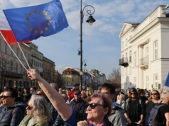 "Chcemy być SAFE". Protest KOD-u przed Pałacem Prezydenckim