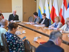 Miejska Rada Seniorów omawia współpracę i rozwój placówek dla starszych mieszkańców Częstochowy