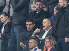 Tak kibice przywitali Nawrockiego na meczu. Tego się nie spodziewał