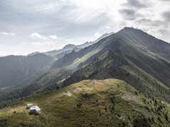 Wysoko w górach znajduje się starożytny obóz wojskowy. Badacze ustalili, kim byli jego twórcy