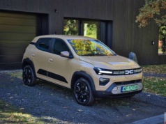 Chciał pojechać Dacią Spring znad Morza Śródziemnego do Tyrolu: 22 godziny i 17 ładowań. Zrezygnował!