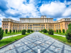 Bukareszt na weekend w mega niskiej cenie 🏛️ 🇷🇴 Loty i hotel w sercu miasta za 395 PLN ✨🤩