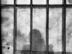 Poszła do więzienia, "bo system się pomylił". Paskudna pomyłka algorytmu