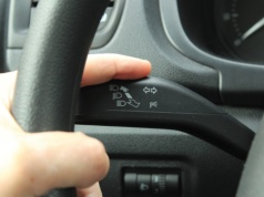 Pas tylko do skrętu a kierunkowskaz. Czy jest obowiązkowy?