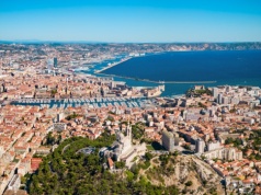 Skrajna prawica rzuca wyzwanie burmistrzowi Marsylii w zaciętej kampanii wyborczej