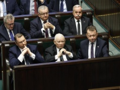 Kulisy narady kierownictwa PiS. Kaczyński rozkazał posłom pracować na Czarnka