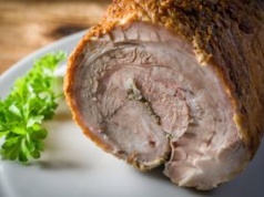 To popisowy rolowany boczek mojego taty. Dzięki 1 dodatkowi pachnie w całym domu