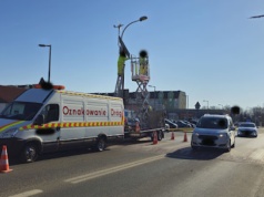 Poprawi się bezpieczeństwo na przejściu dla pieszych na ul. Władysława Łokietka. Po naszej interwencji naprawiono oświetlenie