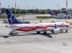 PLL LOT przedłużają zawieszenie lotów do Tel Awiwu