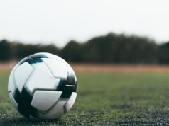 Taktyka 4-3-3 – zalety, wady i zastosowanie w praktyce