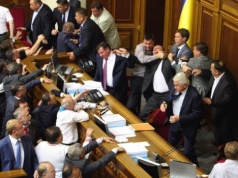 Na Ukrainie narasta kryzys polityczny. Deputowani uprawiają obstrukcję parlamentarną