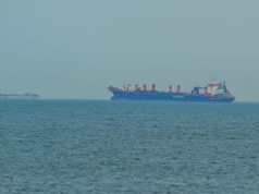 Cios w niezależny komiks. Statek wiozący całe nakłady trafiony rakietą