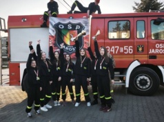 Zwycięstwo młodych strażaczek z Jarost – pojadą na zawody krajowe