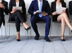 Niepewny luty na portalach rekrutacyjnych