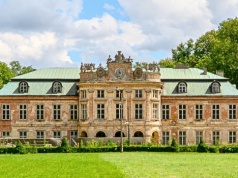 Polskie miasto z dramatyczną przeszłością. Pałac przetrwał wieki. Wojny zmieniły je na zawsze