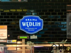 Dziennikarskie śledztwo: Sprawdzono skąd pochodzi mięso sprzedawane w Biedronce