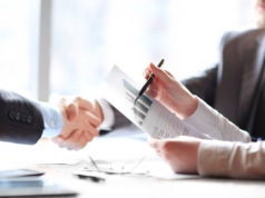 Mniej dłużników, większe długi. Niepokojący trend