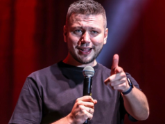 Nawet stand-uperzy śmieją się z   Tuska i jego SAFE.