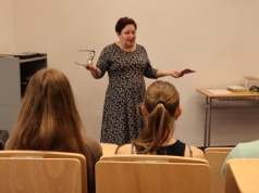 Renata Czader w gimnazjum o wolontariacie. „To nie tylko wspólna zabawa”