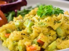 Jajecznica w zdrowszej wersji. Pomaga zadbać o cholestearol