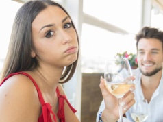 Opisała najgorszą randkę. "Przyprowadził ze sobą swoje roczne dziecko"