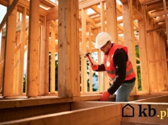 Dom szkieletowy miał powstać w trzy miesiące. Minęło pół roku