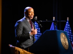 Były burmistrz Nowego Jorku stracił miejską ochronę prawną. Jest oskarżany o napaść seksualną