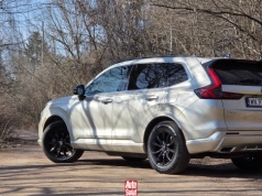 Hybrydowa Honda CR-V to jeden z najlepszych SUV-ów, jakimi jeździłem. I obcięli jej ceny