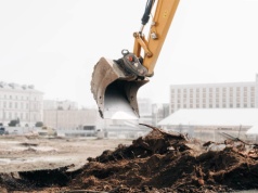 Skarby ukryte przy placu Piłsudskiego. Nowy etap prac archeologicznych