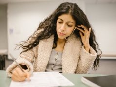 200 tysięcy studentów pozywa uniwersytety za pandemię. W Polsce cisza