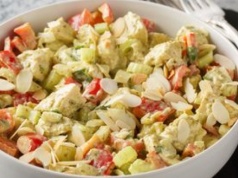 Ta sałatka to mój wielkanocny hit. Muszę robić 4 miski, żeby starczyło