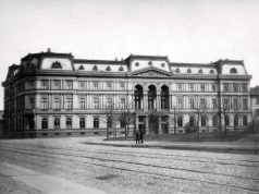 Ostatnie takie imieniny. Pożar w pałacu Kronenberga