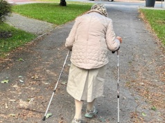 Kiedy naprawdę zaczyna się starość? WHO dzieli ją na 3 etapy