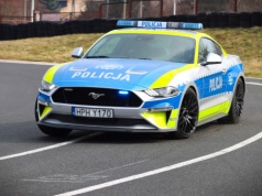 Skonfiskowany nietrzeźwemu kierowcy Ford Mustang GT trafił do służby w Policji