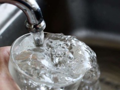 Poważne skażenie wody na Mazurach. Sanepid wydał pilny komunikat dla ponad 40 miejscowości