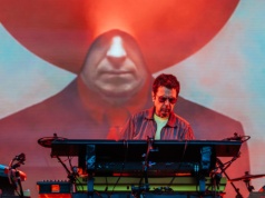 Jean-Michel Jarre odwiedzi Polskę. Data koncertu nie jest przypadkowa