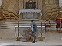 Opluł ołtarz i rzucił krzyżem w tabernakulum – szokujące zdarzenie w kościele