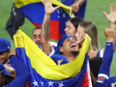 Wenezuela pokonuje USA w World Baseball Classic, pierwszym dużym trofeum baseballowym od dekad