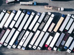 214 dni w kabinie. Kierowca zatrzymał ciężarówkę pracodawcy. Sąd w Holandii nakazał przewoźnikowi wypłatę 18 tys. euro