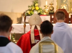 Bierzmowanie? Gdy Kościół rzuca kłody pod nogi, kwitnie handel lewymi zaświadczeniami