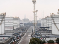 Chiny obawiają się niedoboru ropy. Sięgają po rezerwy surowca