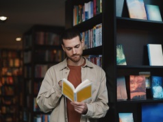 Naukowcy: mężczyźni o wysokim IQ rzadziej mają poglądy konserwatywne. Dowiodło tego 30-letnie badanie