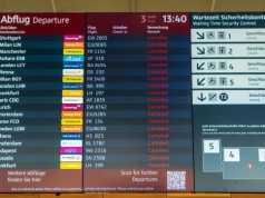 Pracownicy lotniska w Berlinie strajkują. Odwołano 445 lotów, w tym te z Polski